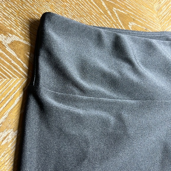 ONZIE Grey Shimmer Capri Pant Legging S/M - Picture 5 of 9